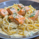 Pasta mit Lachs und Sahnesoße