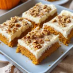 Saftiger Kürbiskuchen vom Blech mit Frischkäse