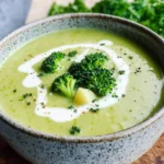 Brokkoli-Suppe mit Kartoffeln und Sahne