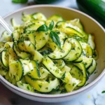 Zucchinisalat roh geraspelt